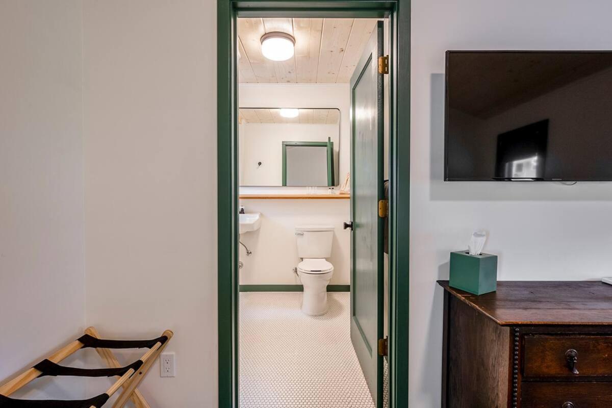Piety Hill Cottages Nevada City Room photo